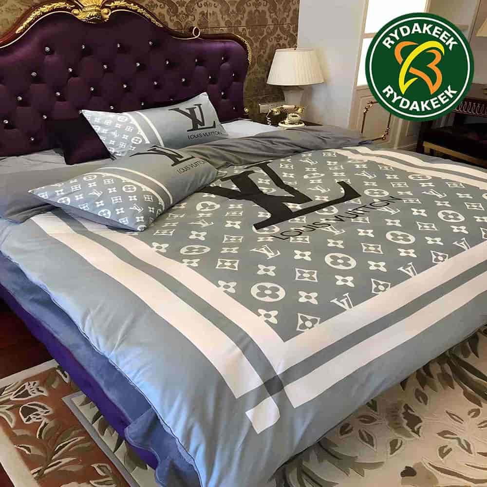 Louis Vuitton Luxury Big logo Blue Monogram Queen Bedding Set For Elegant Bedroom Decor Louis Vuitton Luxury Big logo Blue Monogram Queen Bedding Set For Elegant Bedroom Decor