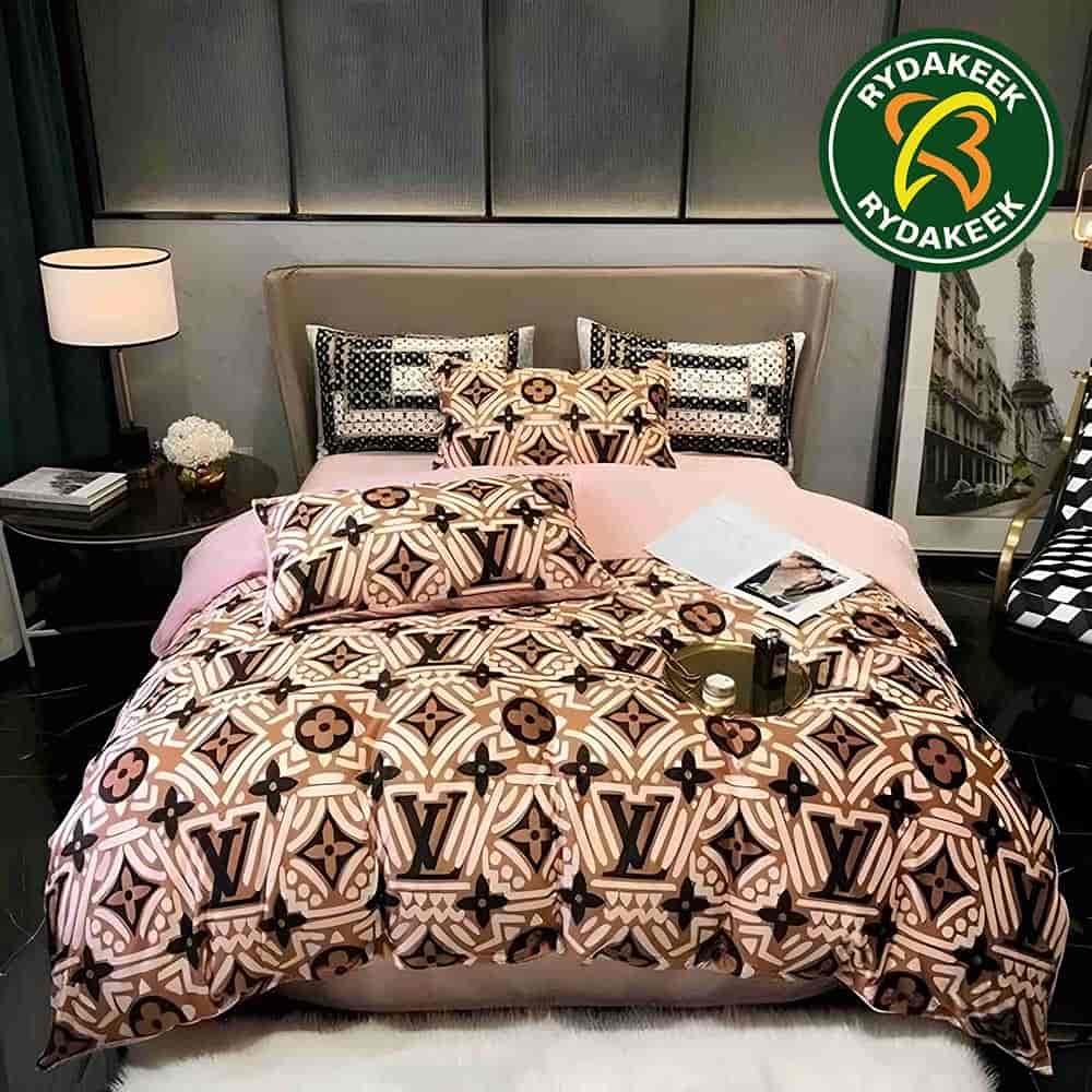 Louis Vuitton Luxury Vintage Monogram Queen Bedding Set For Elegant Bedroom Decor Louis Vuitton Luxury Vintage Monogram Queen Bedding Set For Elegant Bedroom Decor